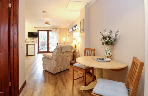 Wattisfield Cottage | Cabin ∙ 1 bedroom ∙ 2 guests