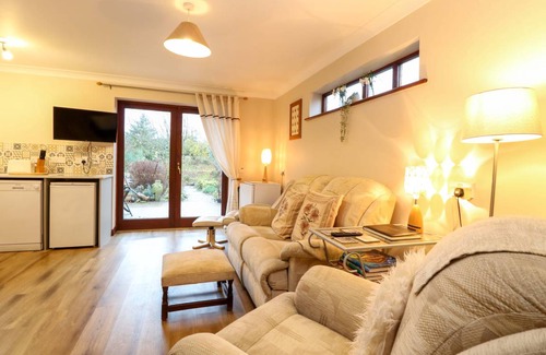 Wattisfield Cottage | Cabin ∙ 1 bedroom ∙ 2 guests