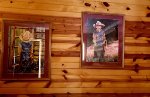 Aladdin Cottage | Cabin#1 Cozy Log Cabin in a Country Setting