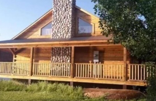 Thermopolis Cabin | Cabin 1 .