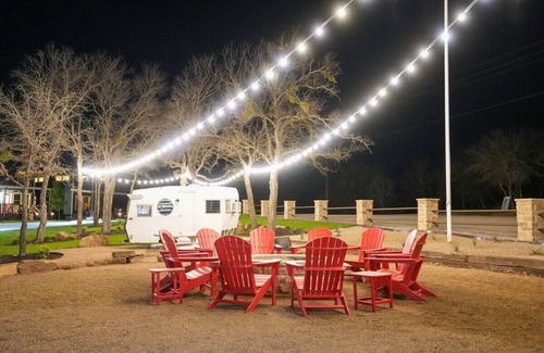 Bridgeport Cabin | Cabin 10 - Exquisite Modern Lux Cabin, Hot Tub, FirePit, Games