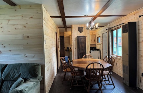 Gould City Cabin | Cabin 10-The Bear Den at Sunset Pines Resort