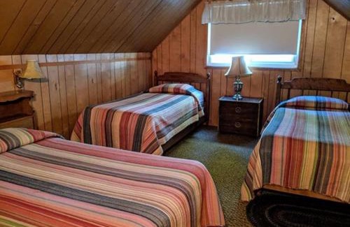 Strawberry House | Cabin #10