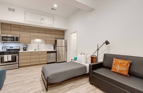 River West Apartment | Cabin 105 by 747 Lofts