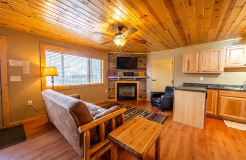 Isle House | Cabin 11 is a 1-bedroom with WiFi ground floor patio overlooking Mille Lacs Lake