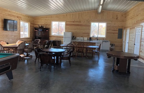Piedmont Cabin | Cabin #120 LodgeForAllSeasons 1/2 mile-2 min drive to a marina & Clearwater Lake