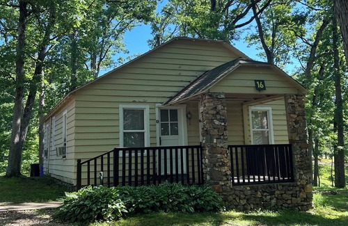Steelville Cabin | Cabin 16A on Meramec River - Duplex Unit