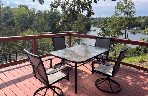 Royal Cabin | Cabin #18 Hillside Hideaway, small dog, 45 lb or under with 99 fee. Great View