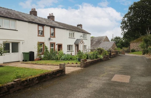 Newton Reigny Cottage | Cabin ∙ 2 bedrooms ∙ 4 guests