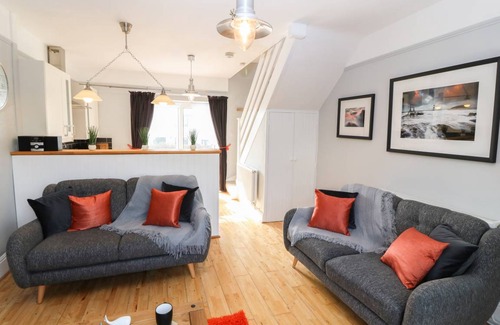 Trearddur Bay Cottage | Cabin ∙ 2 bedrooms ∙ 4 guests
