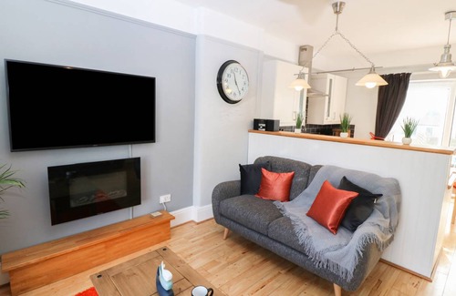 Trearddur Bay Cottage | Cabin ∙ 2 bedrooms ∙ 4 guests