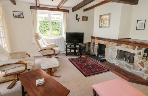 Fylingthorpe Cottage | Cabin ∙ 2 bedrooms ∙ 5 guests