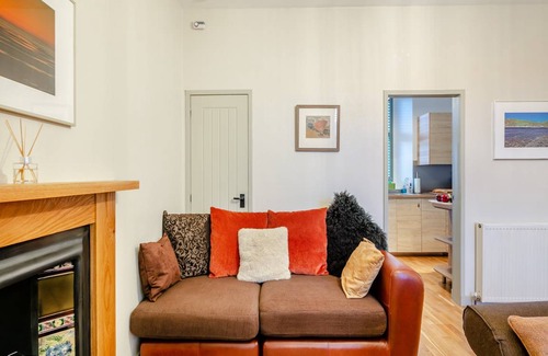 Huntly Cottage | Cabin ∙ 2 bedrooms ∙ 4 guests