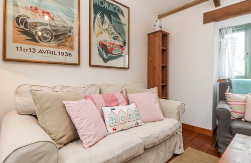 Camborne Cottage | Cabin ∙ 2 bedrooms ∙ 3 guests