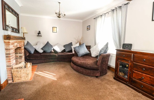 Felbrigg Cottage | Cabin ∙ 2 bedrooms ∙ 4 guests