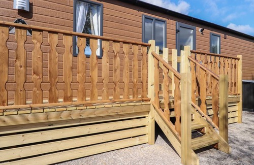 South Lakeland Leisure Village Cottage | Cabin ∙ 2 bedrooms ∙ 4 guests