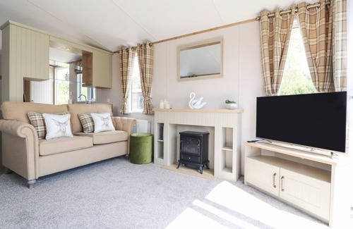South Lakeland Leisure Village Cottage | Cabin ∙ 2 bedrooms ∙ 4 guests