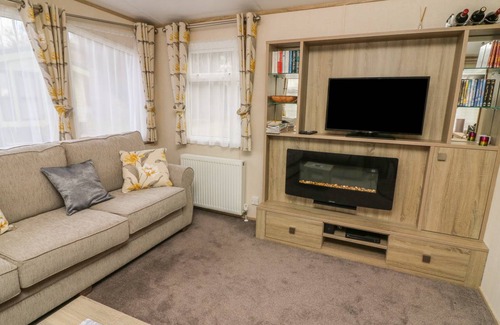South Lakeland Leisure Village Cottage | Cabin ∙ 2 bedrooms ∙ 4 guests