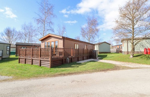 South Lakeland Leisure Village Cottage | Cabin ∙ 2 bedrooms ∙ 4 guests