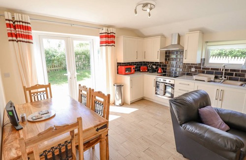 Alford Cottage | Cabin ∙ 2 bedrooms ∙ 4 guests