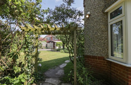 Boscombe Cottage | Cabin ∙ 2 bedrooms ∙ 5 guests