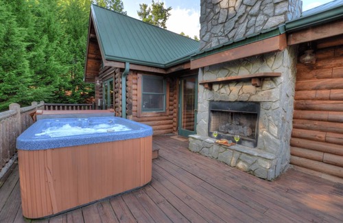 Almond Cabin | Cabin ∙ 2 bedrooms ∙ 6 guests