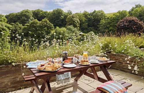 Totnes Cottage | Cabin ∙ 2 bedrooms ∙ 4 guests