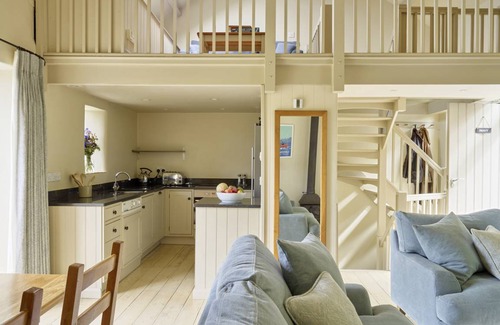 Totnes Cottage | Cabin ∙ 2 bedrooms ∙ 4 guests