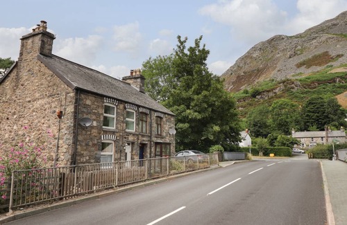 Llangynog Cottage | Cabin ∙ 2 bedrooms ∙ 4 guests