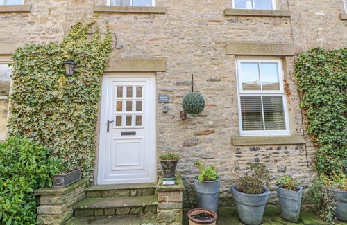 Middleham Cottage | Cabin ∙ 2 bedrooms ∙ 3 guests