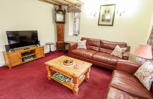 Nettleham Cottage | Cabin ∙ 2 bedrooms ∙ 4 guests