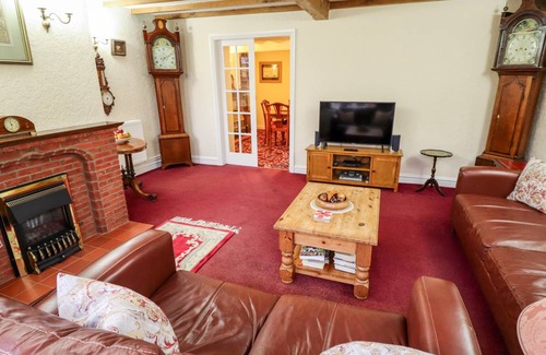 Nettleham Cottage | Cabin ∙ 2 bedrooms ∙ 4 guests
