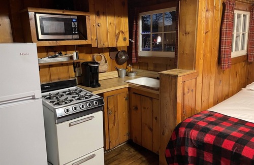 Carp Lake Cabin | Cabin #2 - "Kitchitikipi"