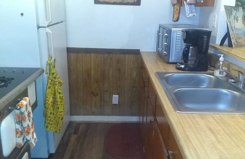 Canton House | Cabin 2 Miles From Trade Days GRANNY'S CABIN THEMED WITH ANTIQUES