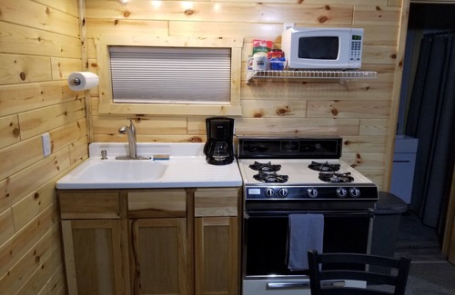 Seney Cabin | Cabin# 2-New, Affordable, Year Round Lodging near Pictured Rocks & Tahquamenon!