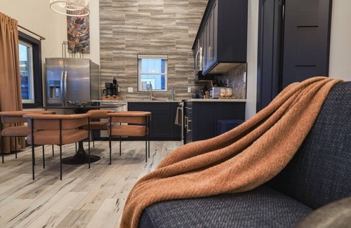 Timberline Cabin | Cabin 2 One Bed Modern Luxury w Hot Tub