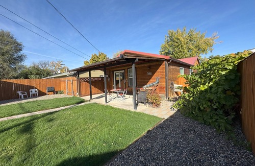 Boise House | Cabin 2BR/2BA home, 3 min to airport, downtown, and BSU. Long stays available.