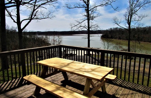 Murray Cabin | Cabin 3 at Kentucky Lake's Lynnhurst Family Resort