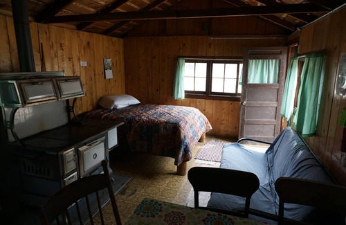 Bellvue Cabin | Cabin 3 at Sportsman’s Lodge, Rustic Cabin 3 at Sportsman's Lodge