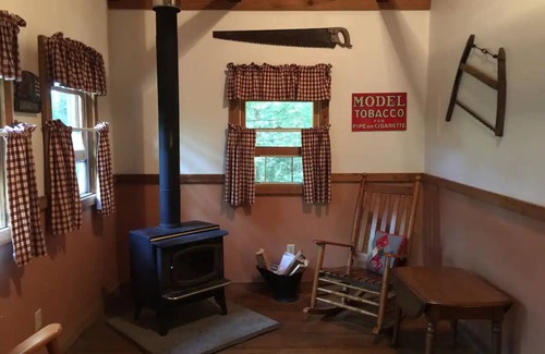 Waterbury Cabin | Cabin 3 - Austrian chalet