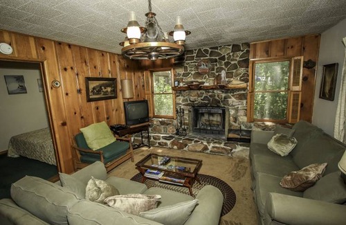 Big Bear Lake Cabin | Cabin ∙ 3 bedrooms ∙ 6 guests