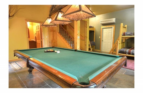 Almond Cabin | Cabin ∙ 3 bedrooms ∙ 13 guests