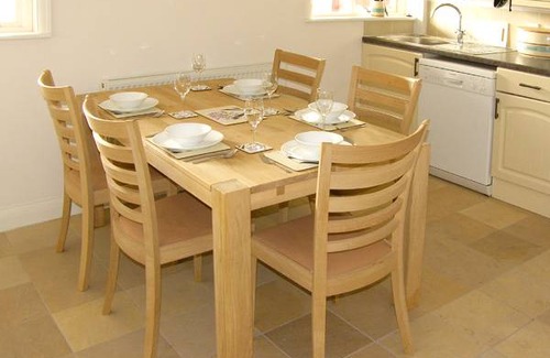 Knutsford Cottage | Cabin ∙ 3 bedrooms ∙ 5 guests