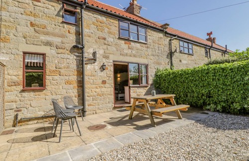 Ruswarp Cottage | Cabin ∙ 3 bedrooms ∙ 5 guests