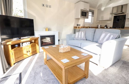 South Lakeland Leisure Village Cottage | Cabin ∙ 3 bedrooms ∙ 6 guests