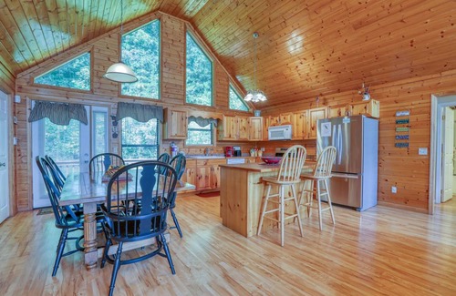Cosby Cabin | Cabin ∙ 3 bedrooms ∙ 6 guests