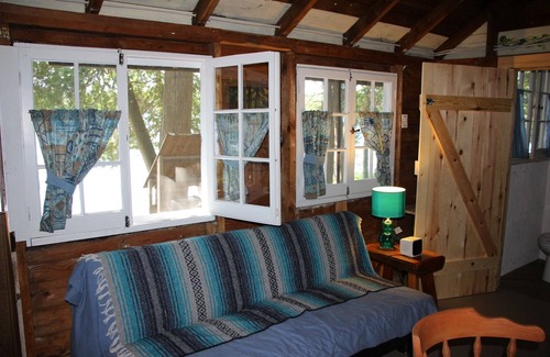 Magnetawan Cabin | Cabin #3 - Just Steps From Beautiful Lake Cecebe