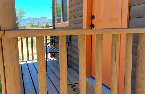 Escalante Cabin | Cabin 3 - The-Hole-in-the-Rock - Dry Camping Cabin