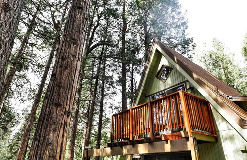 Idyllwild Cabin | Cabin ∙ 3 bedrooms ∙ 10 guests
