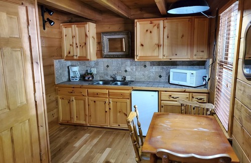 Galax Apartment | Cabin 305 - Mountain Treasure